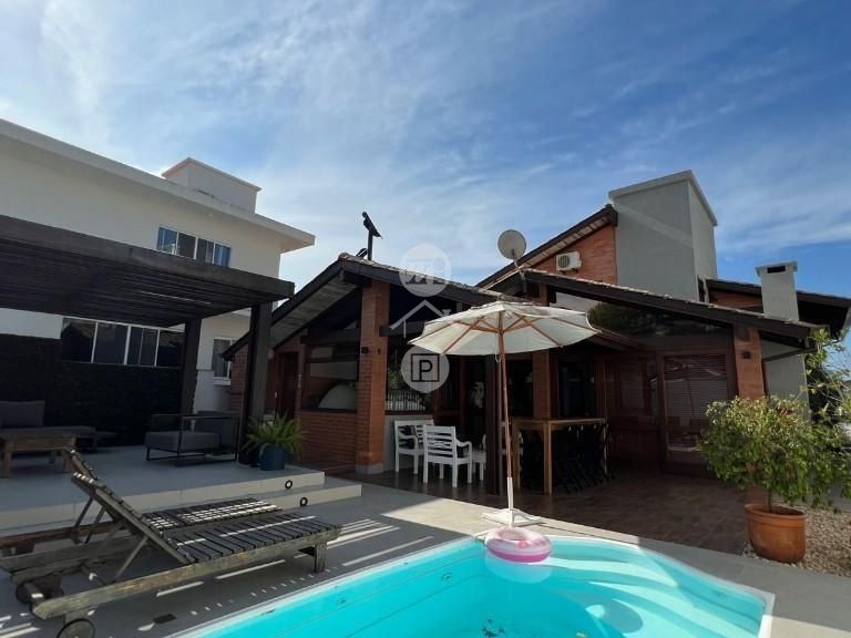 Casa em Pedra Branca, Palhoça. 3 quartos, 260m². Imagem 2 de 13